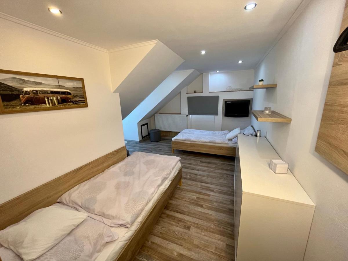 Rabbit Apartman Mosonmagyarovar Exterior photo