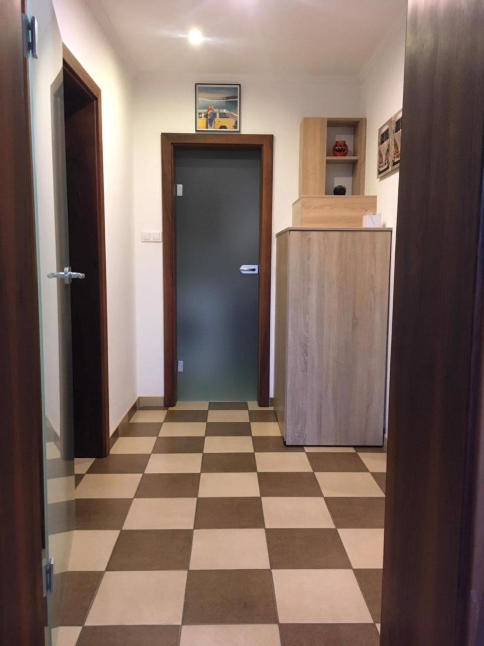 Rabbit Apartman Mosonmagyarovar Exterior photo